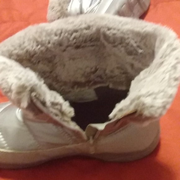 Silver Boots - Picture 6 of 8